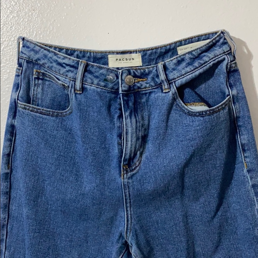 Mom Jeans - Picture 2 of 2